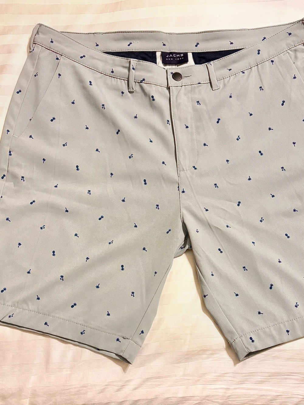 MENS JACHS NEW YORK GREY SHORTS FEATURING PALM TREE AND PINEAPPLE PRINTED EUC